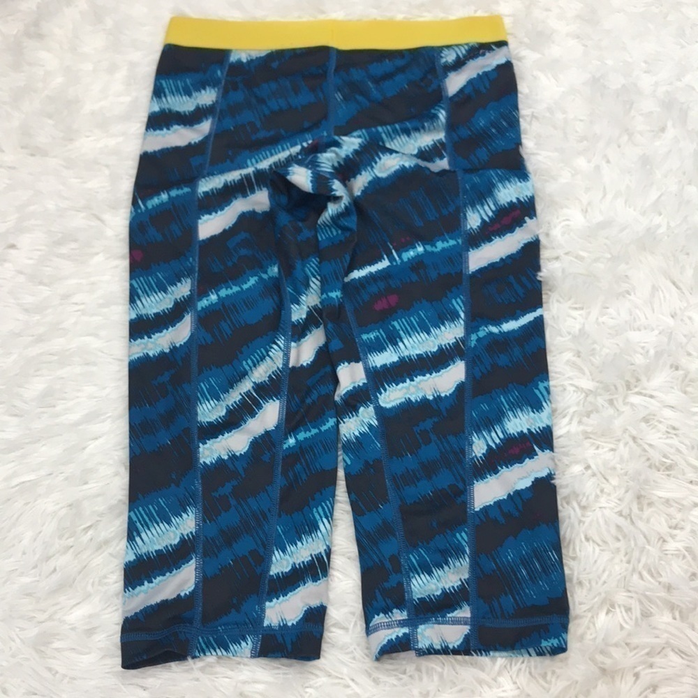 Nike Pro Capri Leggings - Picture 7 of 7